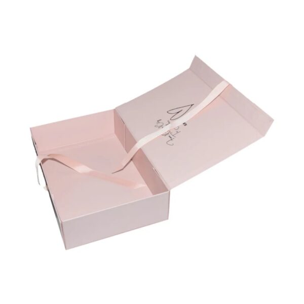 Customized Magnetic Folding Packaging Cloth Box Dealer