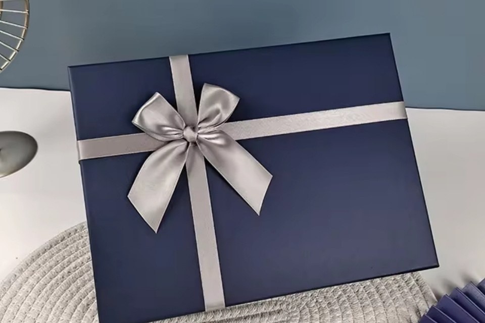 Clamshell Rigid Boxes
