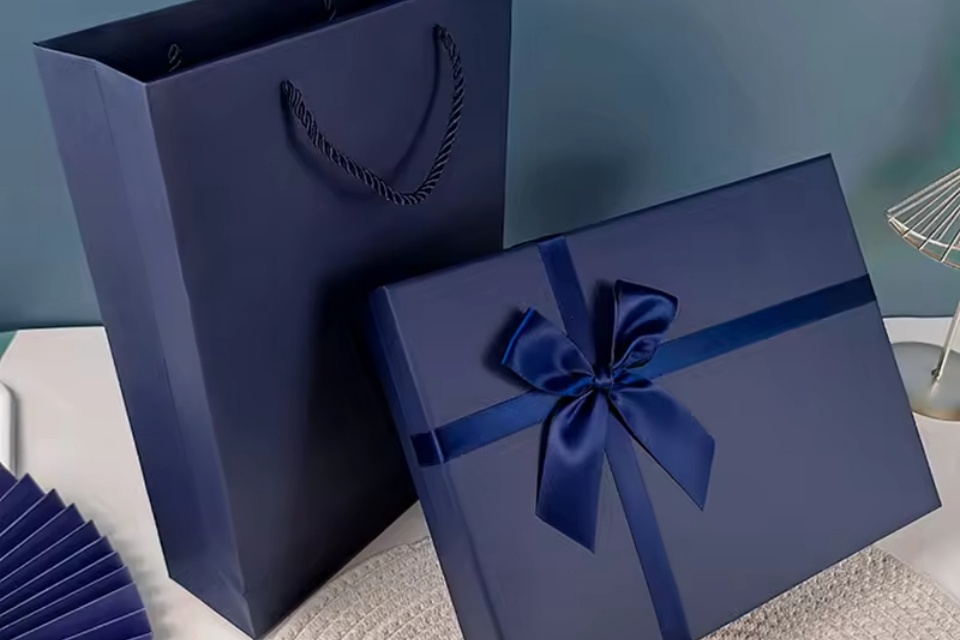 Clamshell Rigid Boxes