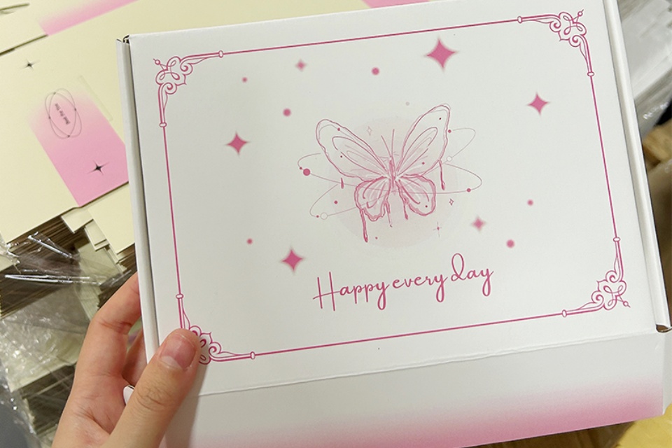 Custom Apparel Boxes