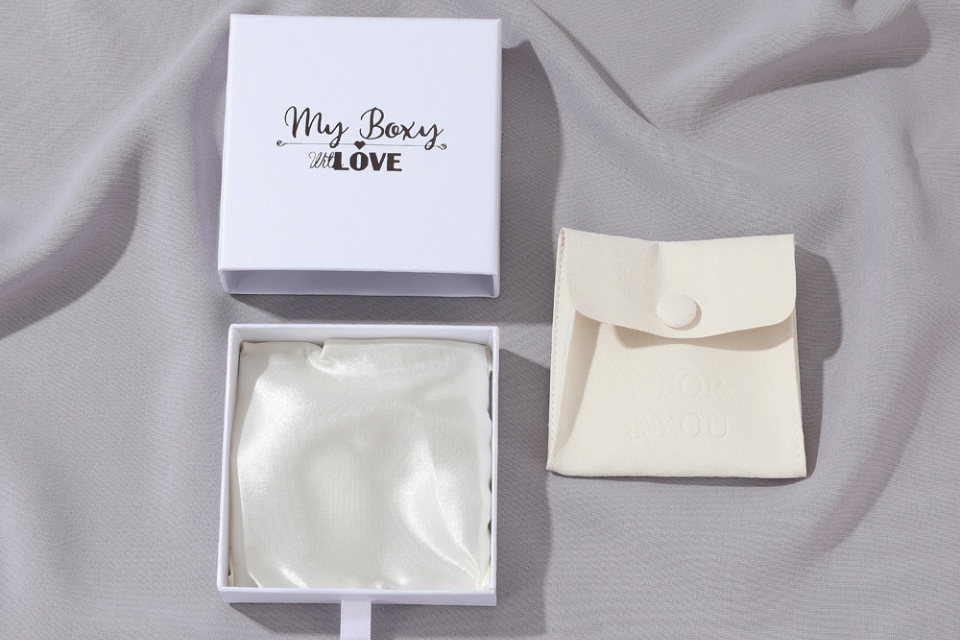 Custom jewelry gift boxes