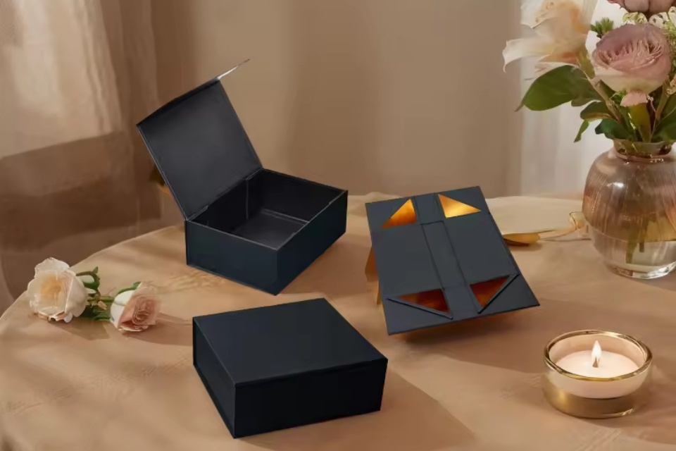 Magnetic Closure Boxes