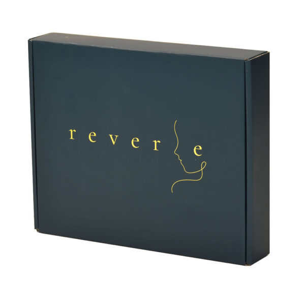 Luxury Apparel Mailer Packaging Box with Gold Foil Logo Luxury Apparel Mailer Packaging Box with Gold Foil Logo
