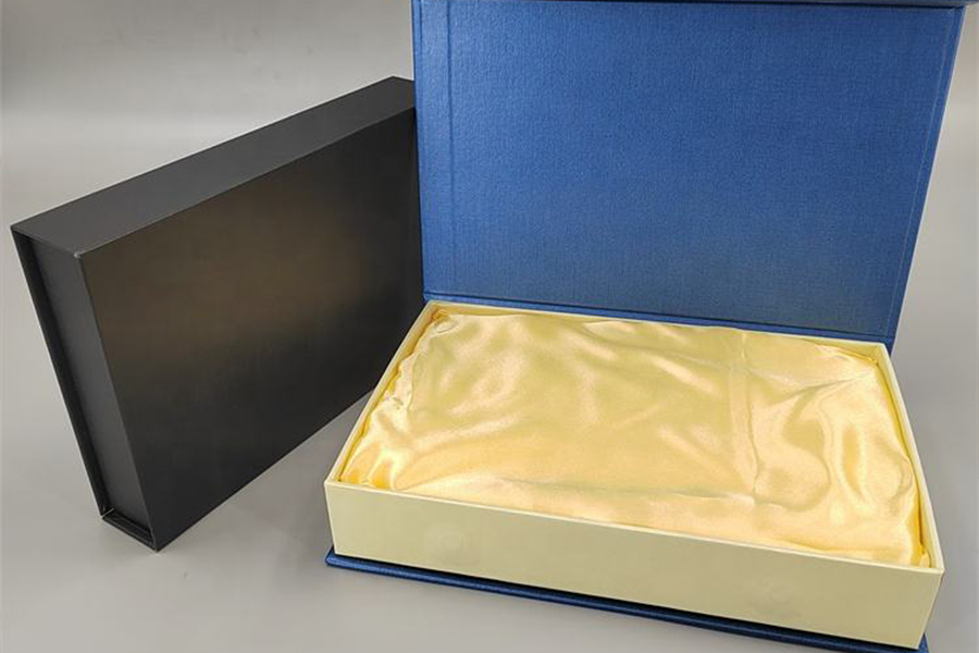 Custom-shaped coated paper packaging boxes