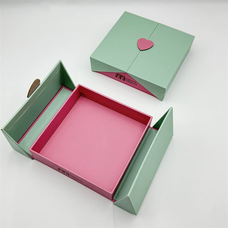 Double-Door Rigid Boxes Packaging Magnetic Closure Gift Boxes